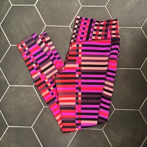 Nike ankle length leggings size large